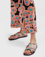 Criss-Cross Sandals in Crazy Daisy Black for Women | La DoubleJ